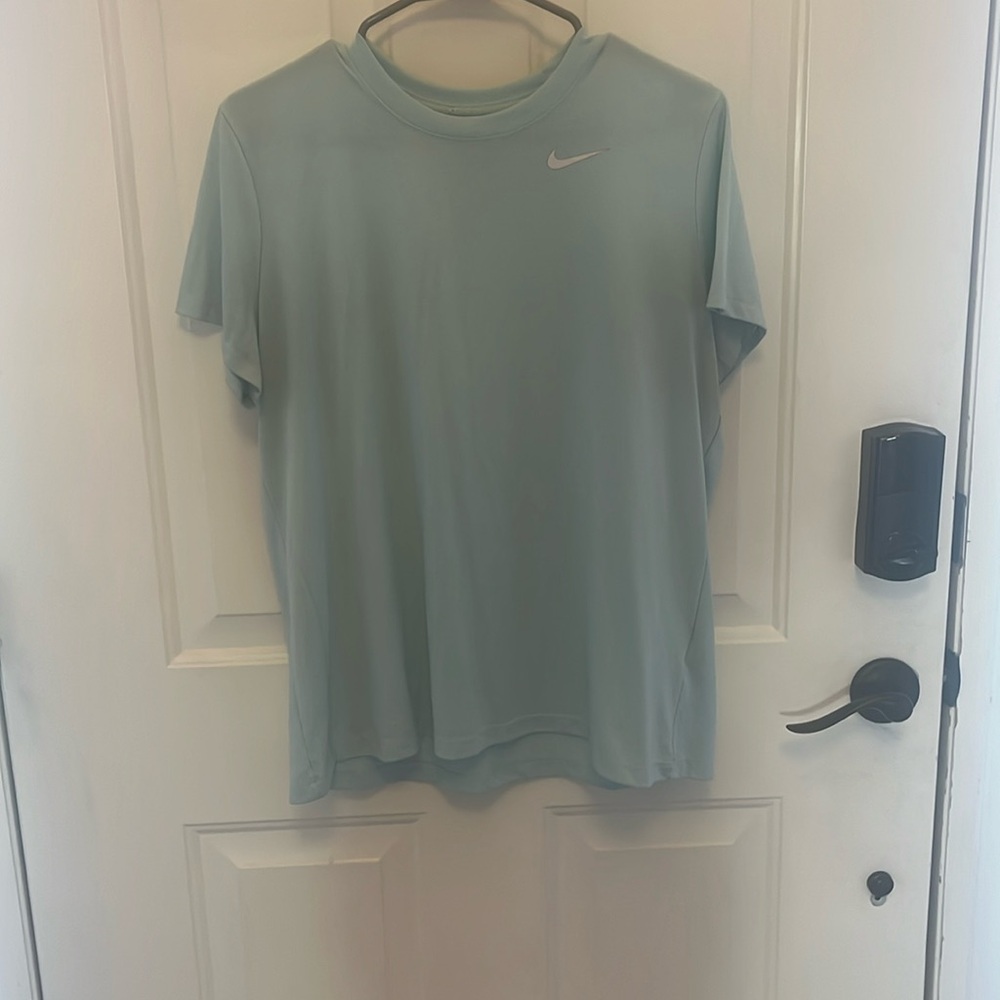 Nike women’s Athletic top